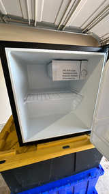Proctor Silex 1.7 cu ft Mini Refrigerator - Image 2