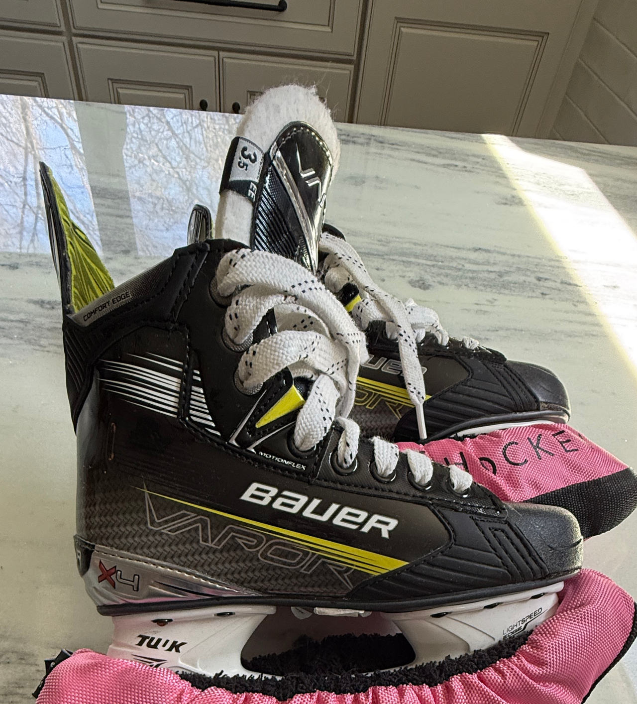 Bauer Vapor X4 Junior Hockey Skates