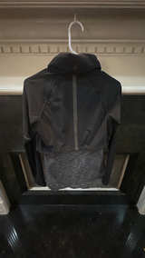 Athleta CYA Hope Zip Up Jacket Black with Gray Accents - Image 3