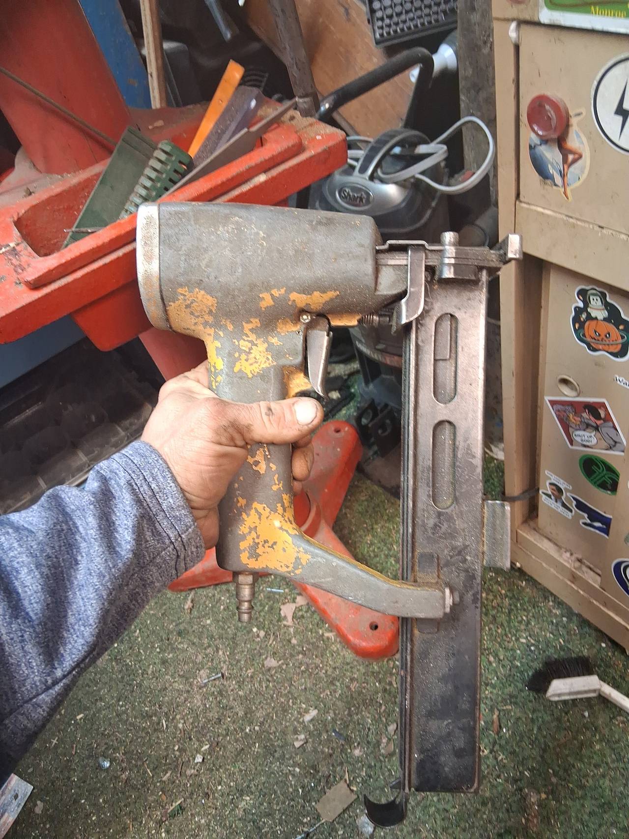 Bostitch N80SB Pneumatic Stick Nailer