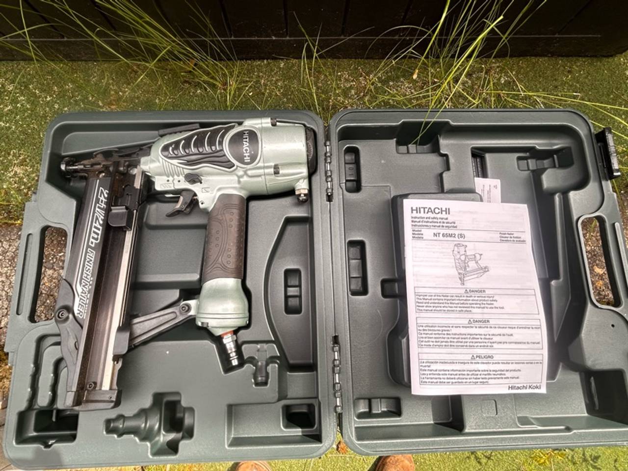 Hitachi HPT 16-Gauge Finish Nailer NT65M2SM 2-1/2"
