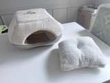 Plush cat bed/house - Image 5