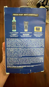 Kiehl's Men's Energizing Essentials Set: face wash, moisturizing treatment & bar - Image 2