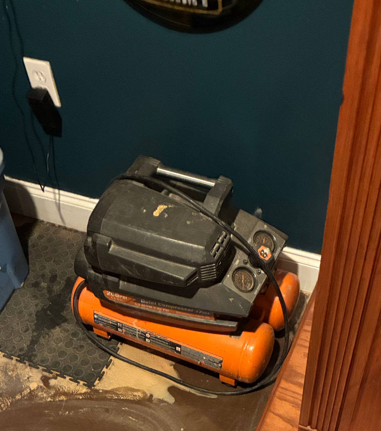 Ridgid 4 Gallon 200 PSI Quiet Twin Stack Air Compressor