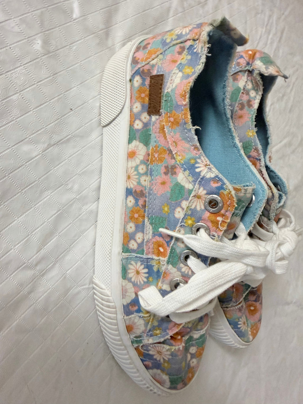 Blowfish Malibu Floral Canvas Sneakers size 10