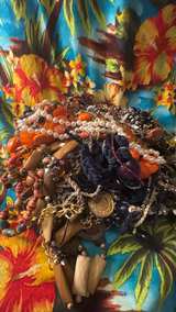 Mixed Costume Jewelry Bulk Lot 1 - Image 3