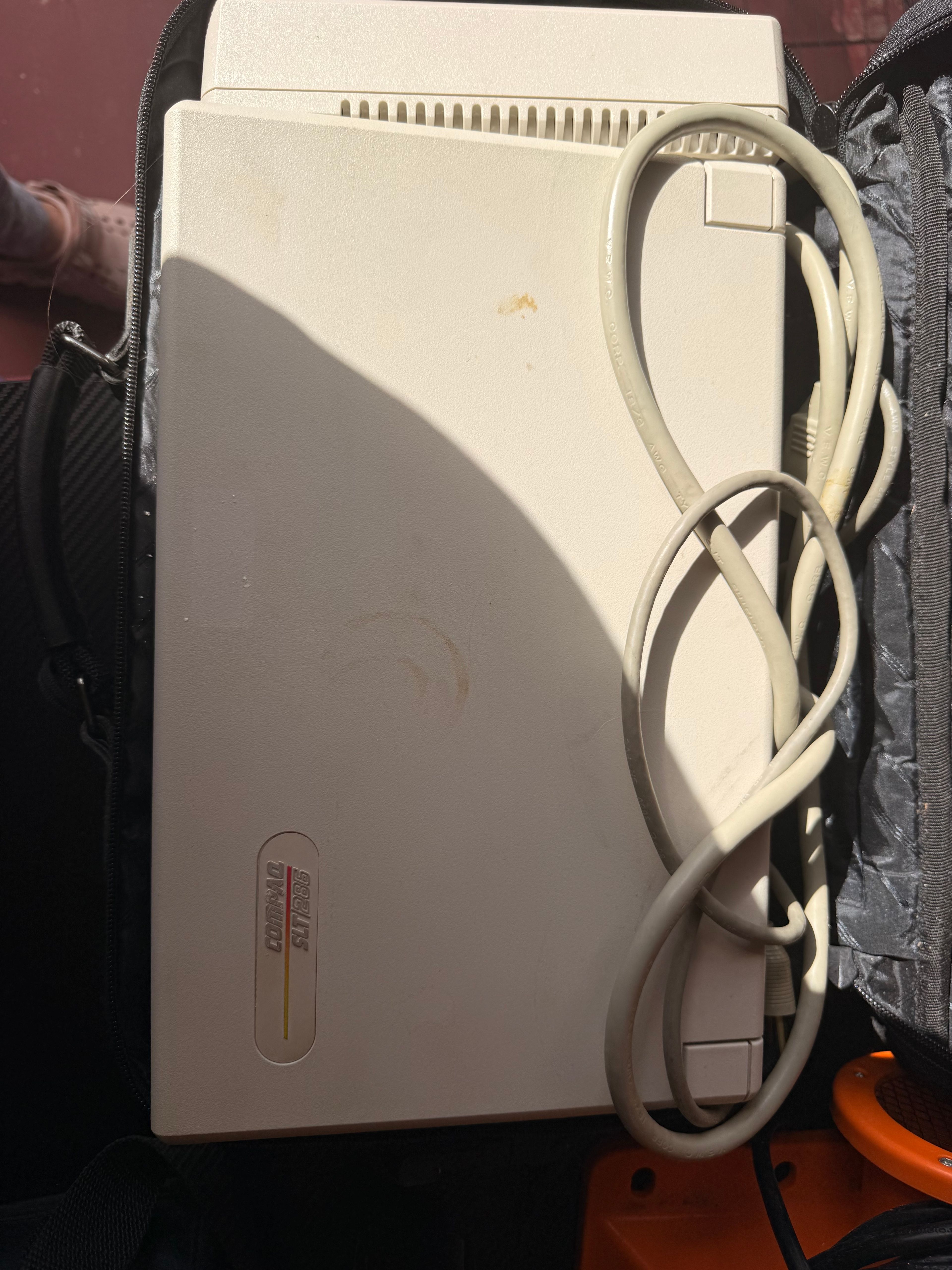 Compaq LTE Vintage Computer - Image 2