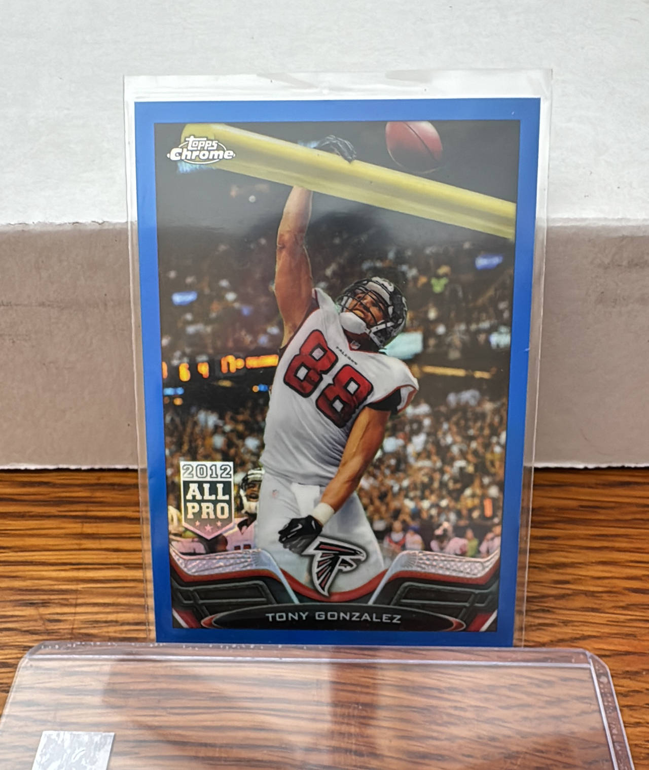 2012 Topps Chrome Tony Gonzalez Blue Border/199 #100 Atlanta Falcons