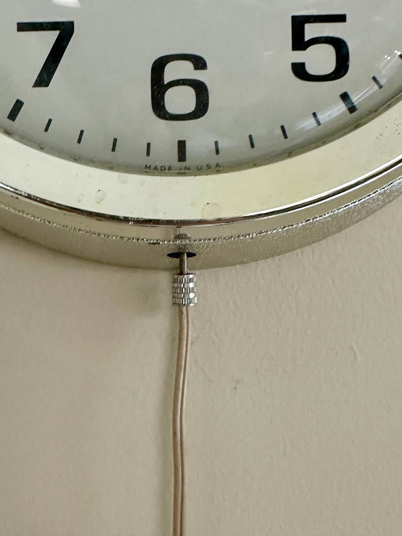 General Electric Model 2008-A Vintage Wall Clock