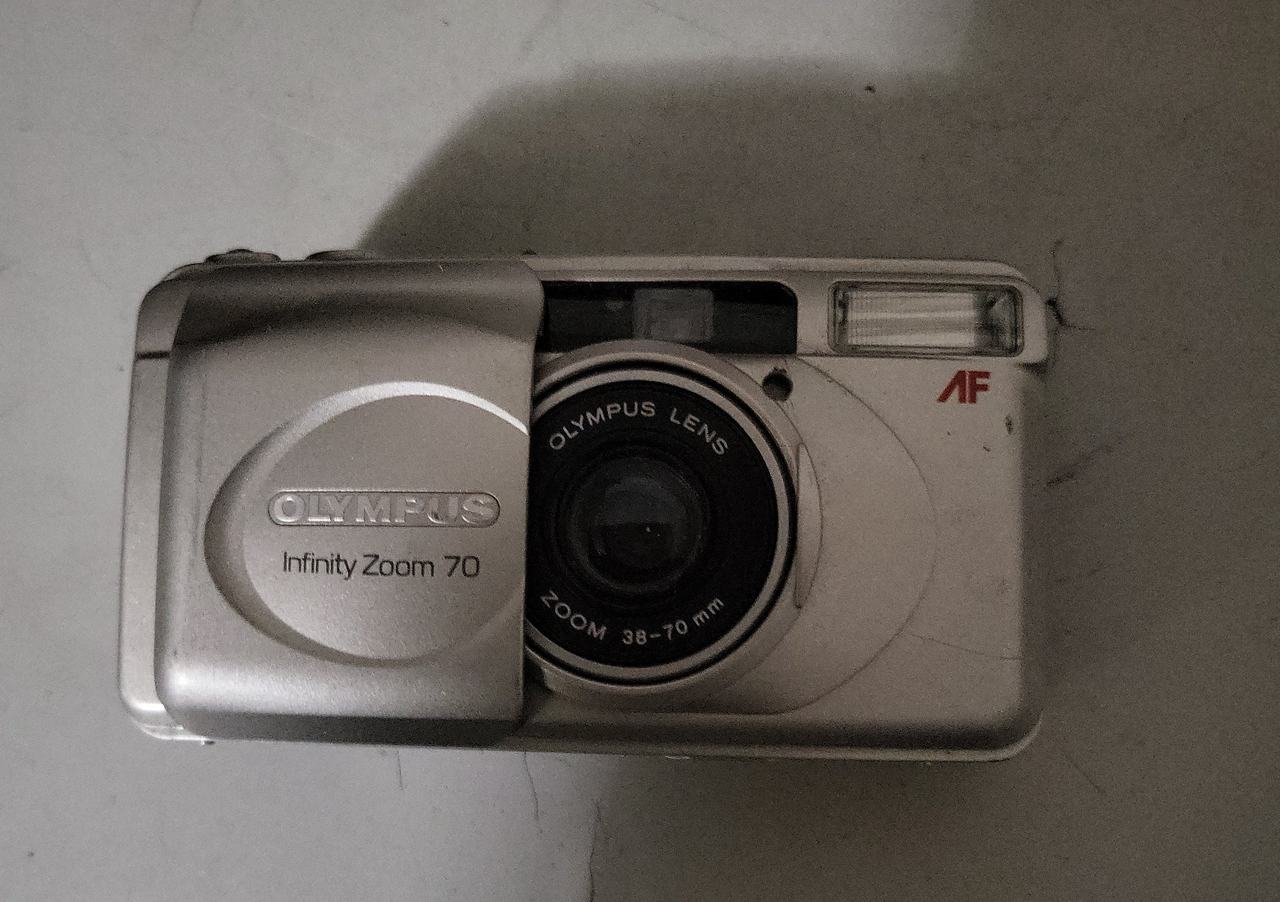Olympus Infinity Zoom 70 35mm Film Camera