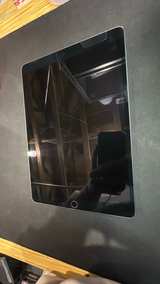 Apple iPad Air (3rd Generation) 64GB Wi-Fi Space Gray cracked screen - Image 5