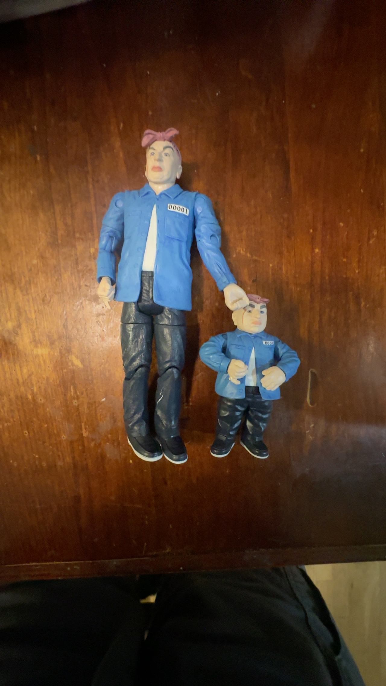 Mezco Austin Powers Prison Dr. Evil & Mini Me Action Figure