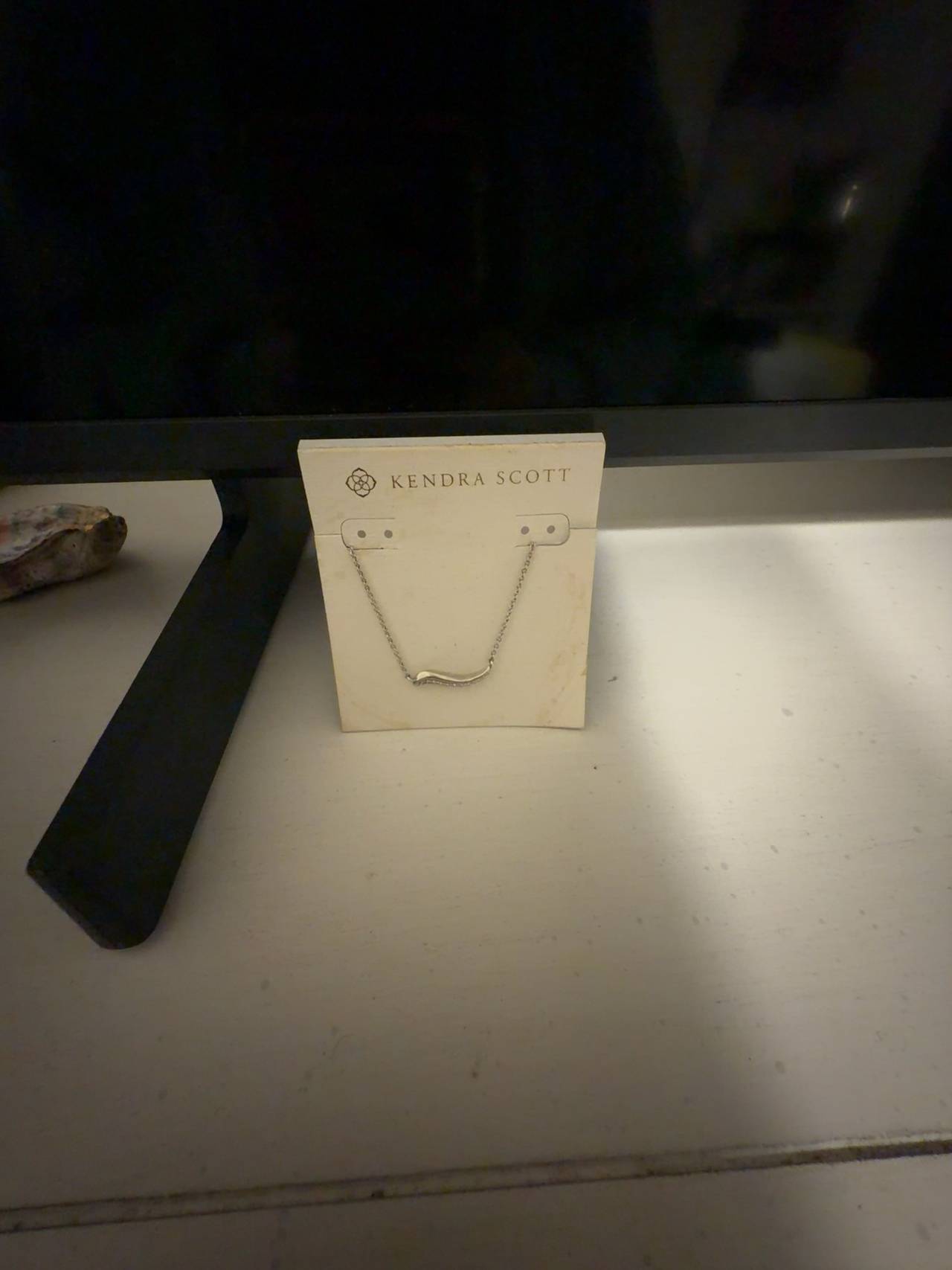 Kendra Scott White Silver Necklace
