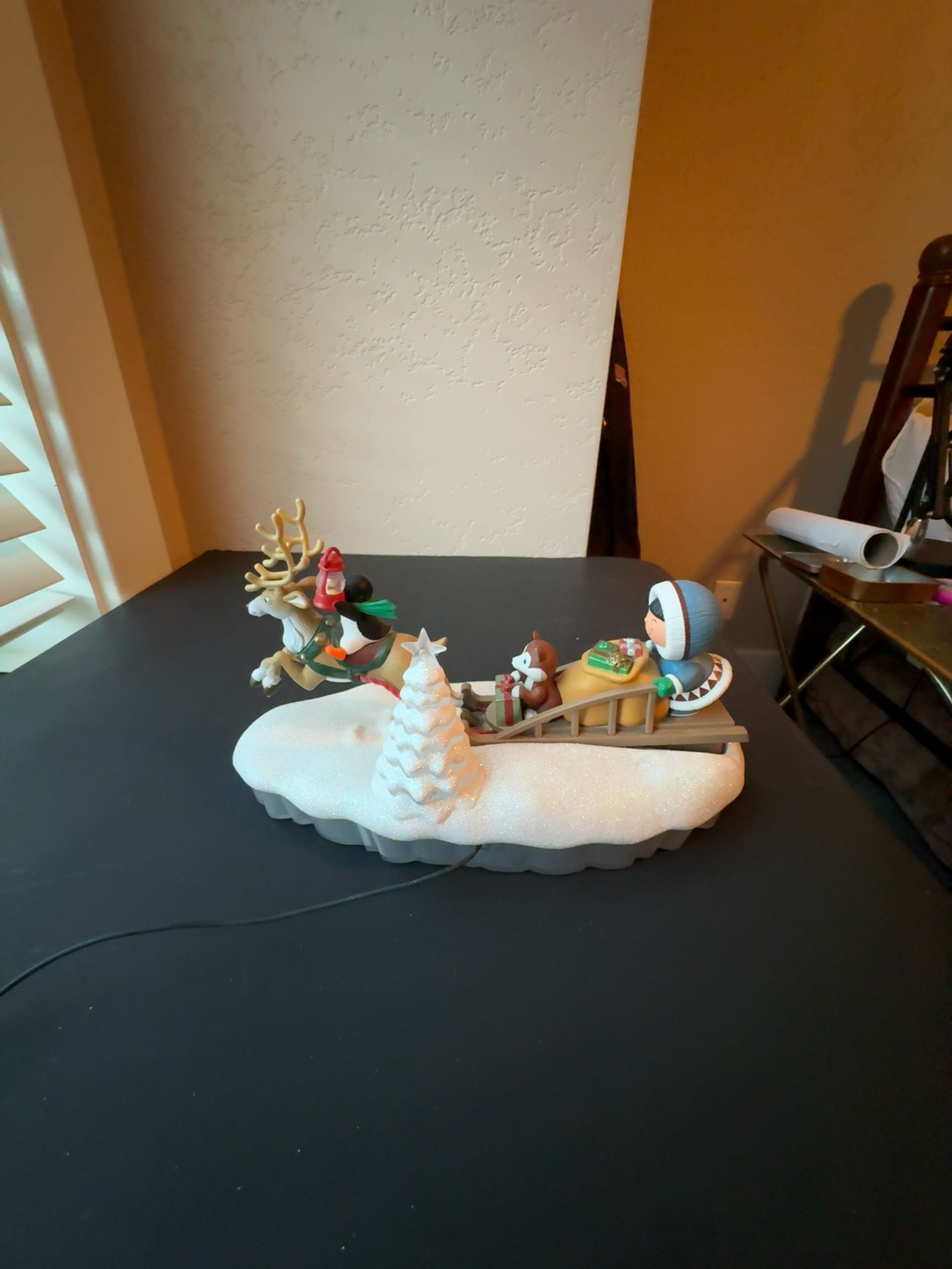 Hallmark Here Come Frosty Friends 2015 Tabletop Decoration