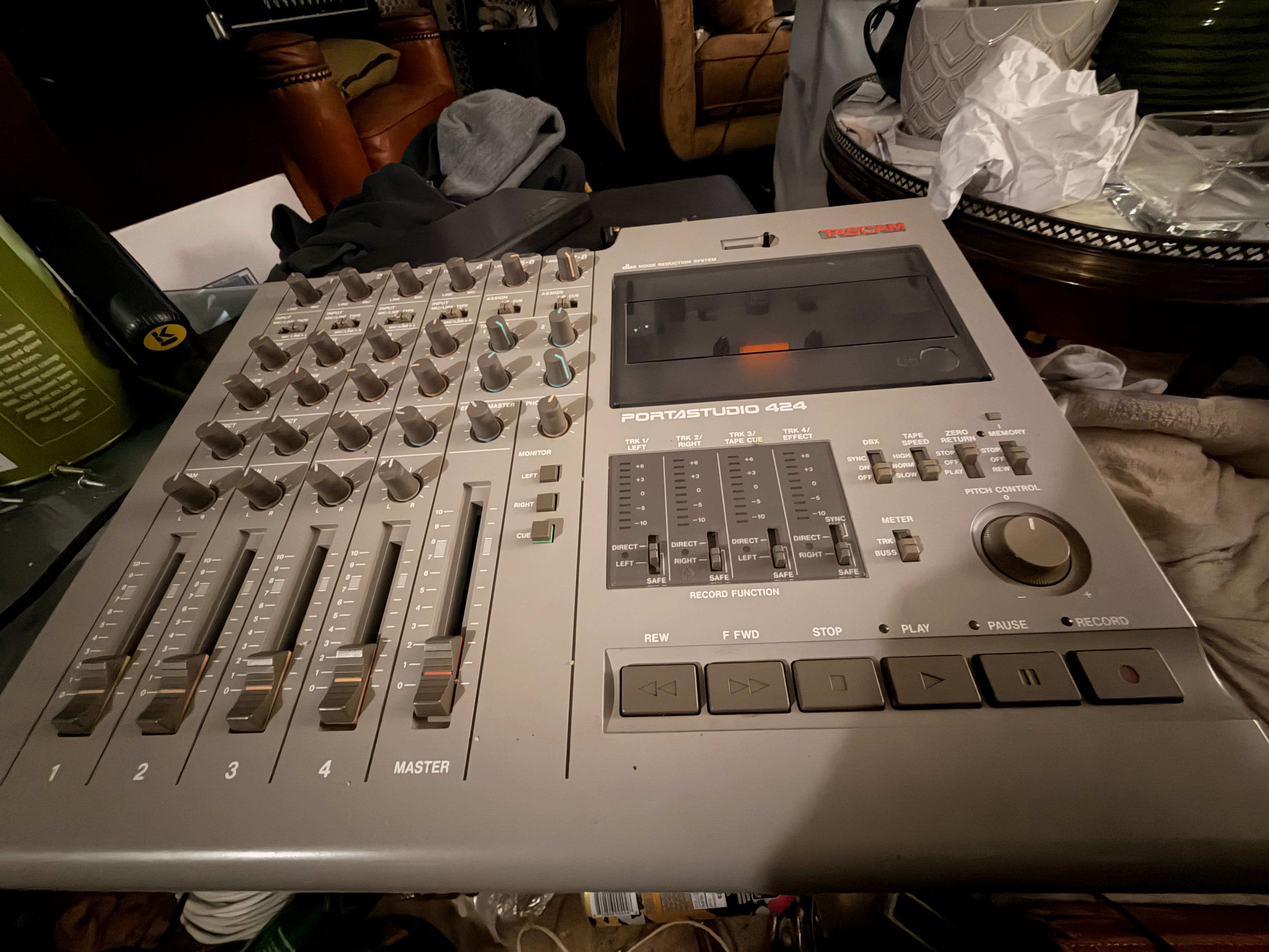 Tascam Portastudio 424