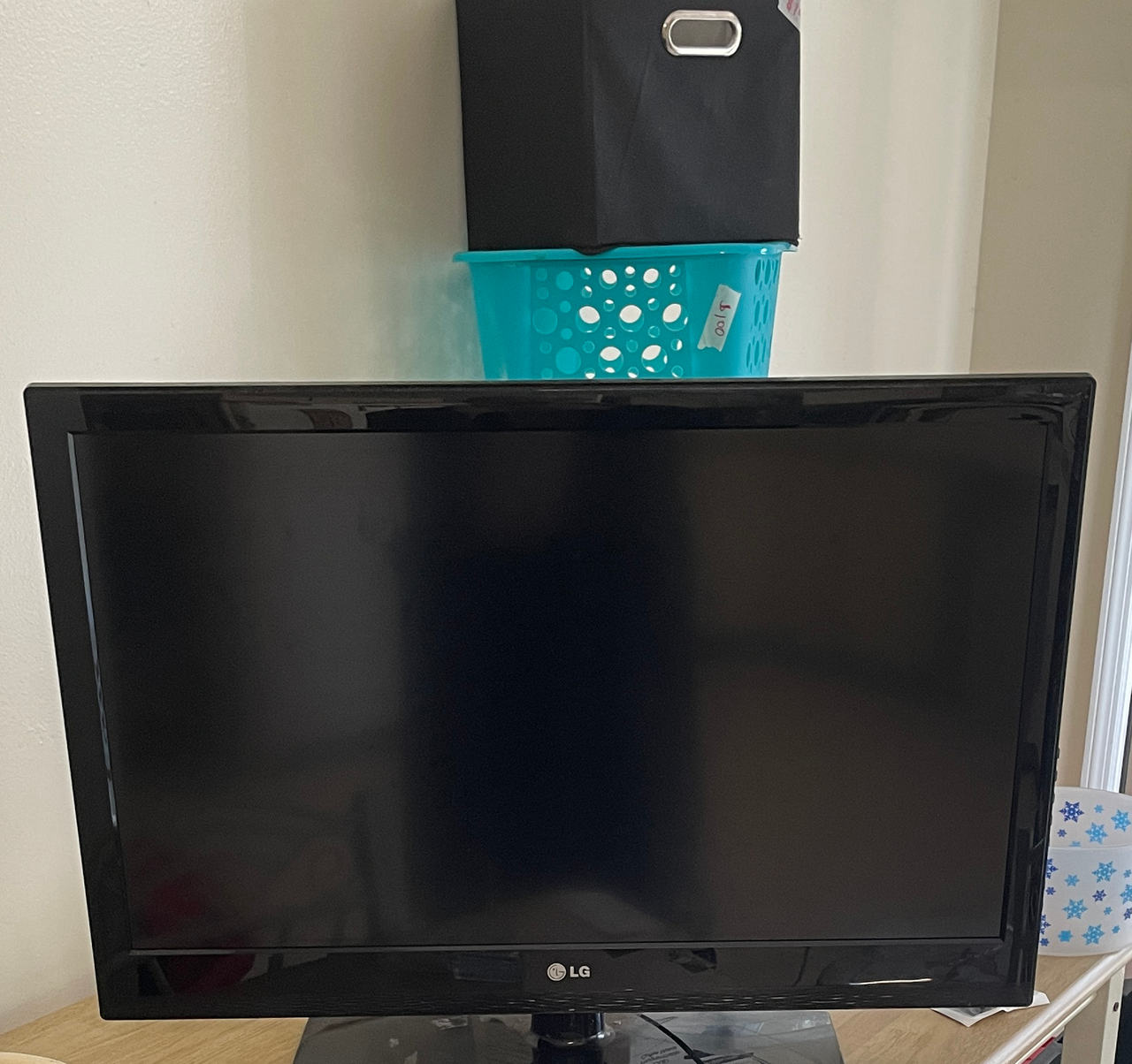 LG 32" Class LCD TV