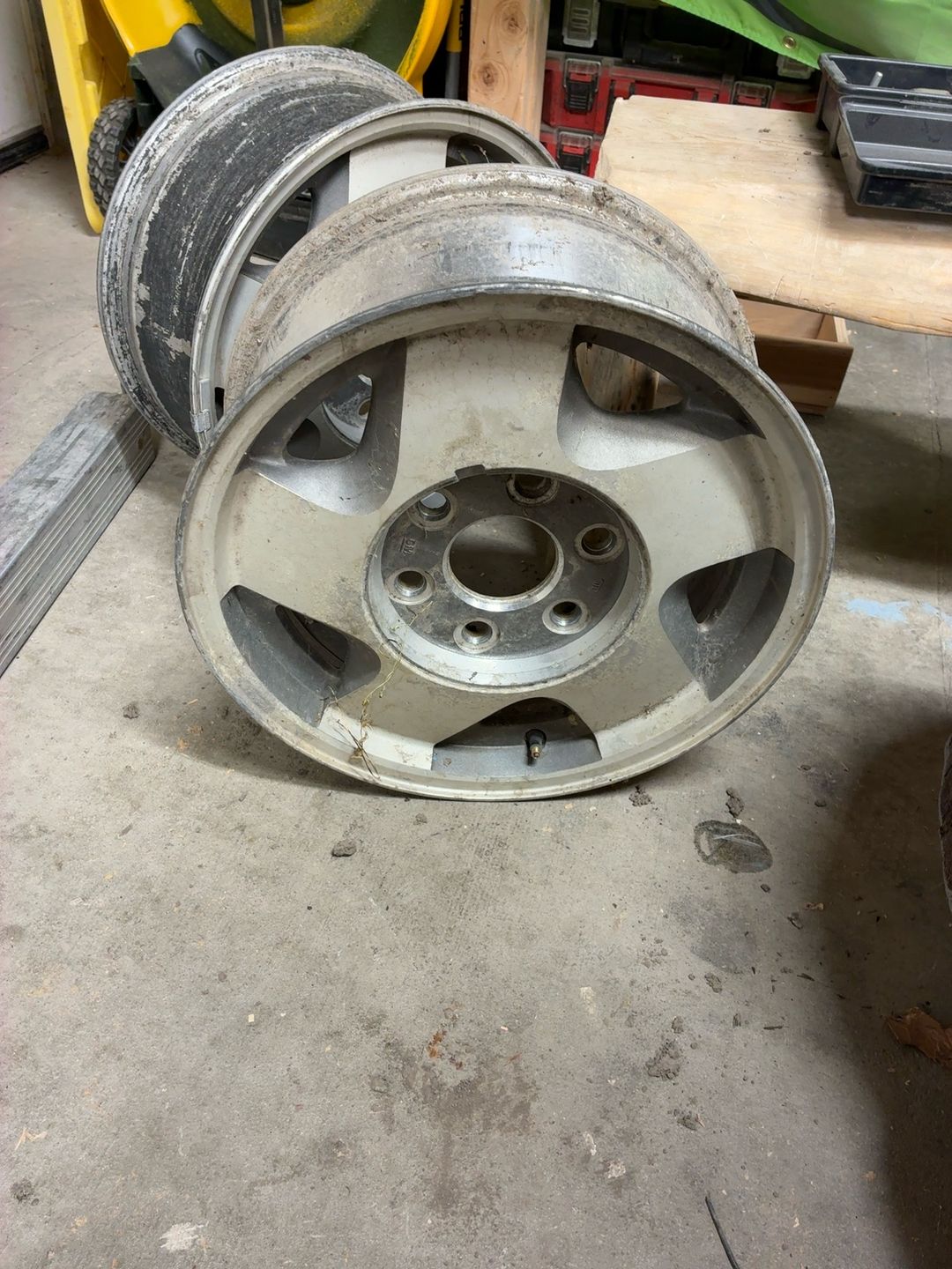 Chevrolet 1500 Pickup 16x7 Aluminum 5-Spoke Wheel