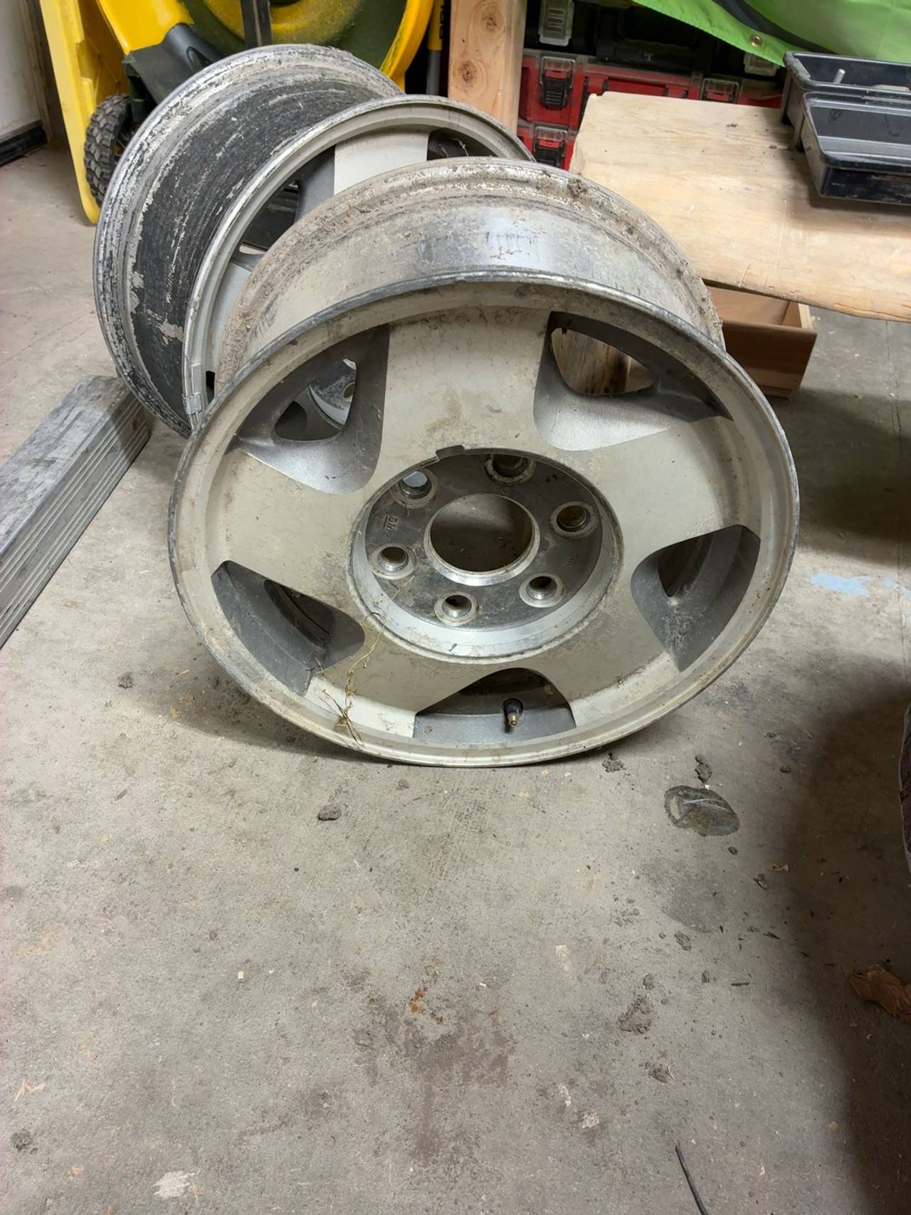 Chevrolet 1500 Pickup 16x7 Aluminum 5-Spoke Wheel