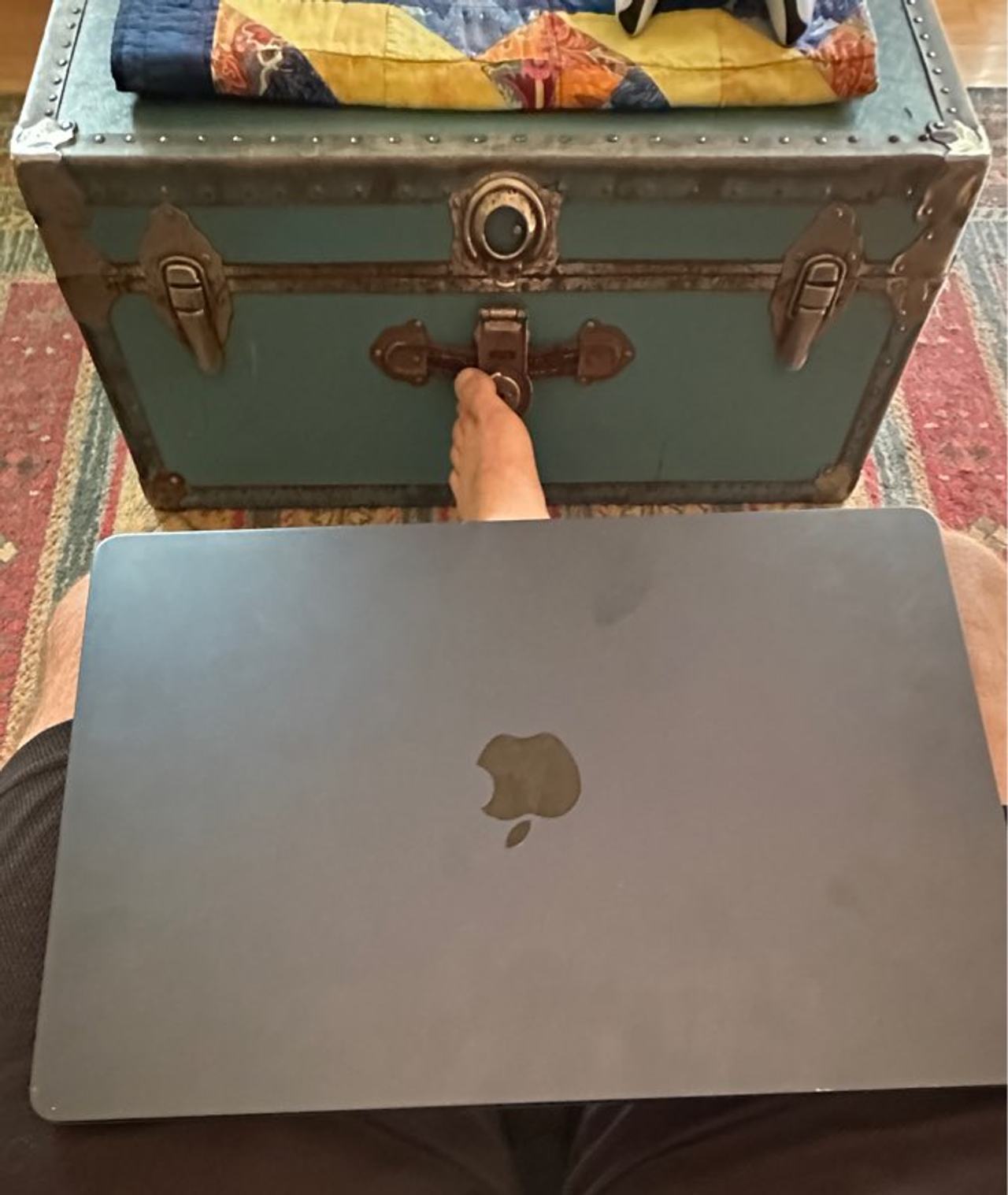 Apple MacBook Air M2 13-inch (2022)