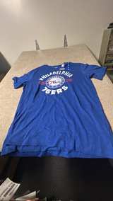 NBA Philadelphia 76ers Men's Blue Distressed Logo T-Shirt - Image 2