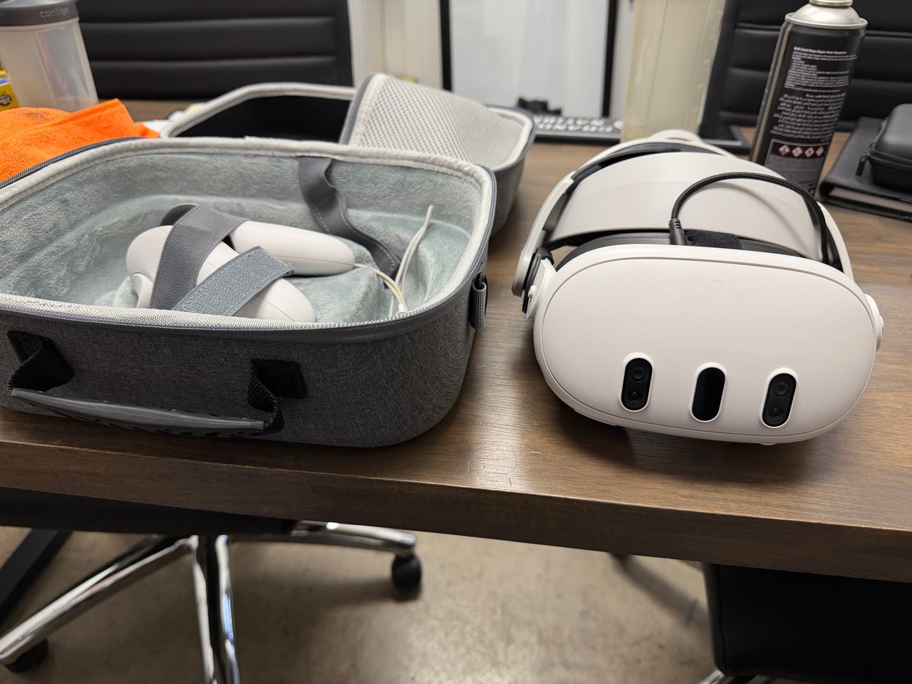 Meta Quest 3 VR Headset w/Battery and Travel Case