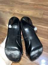 Guess Black Chain Detail Pumps - Image 5