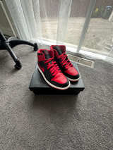 Air Jordan 1 Mid 'Bred' - Image 1