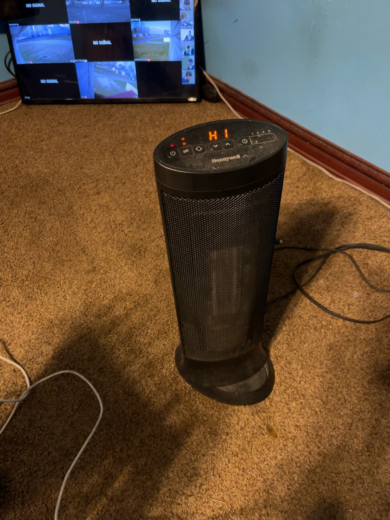 Honeywell HCE317B Slim Ceramic Tower Heater Black