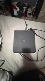 PlayStation 4 Slim - Image 3