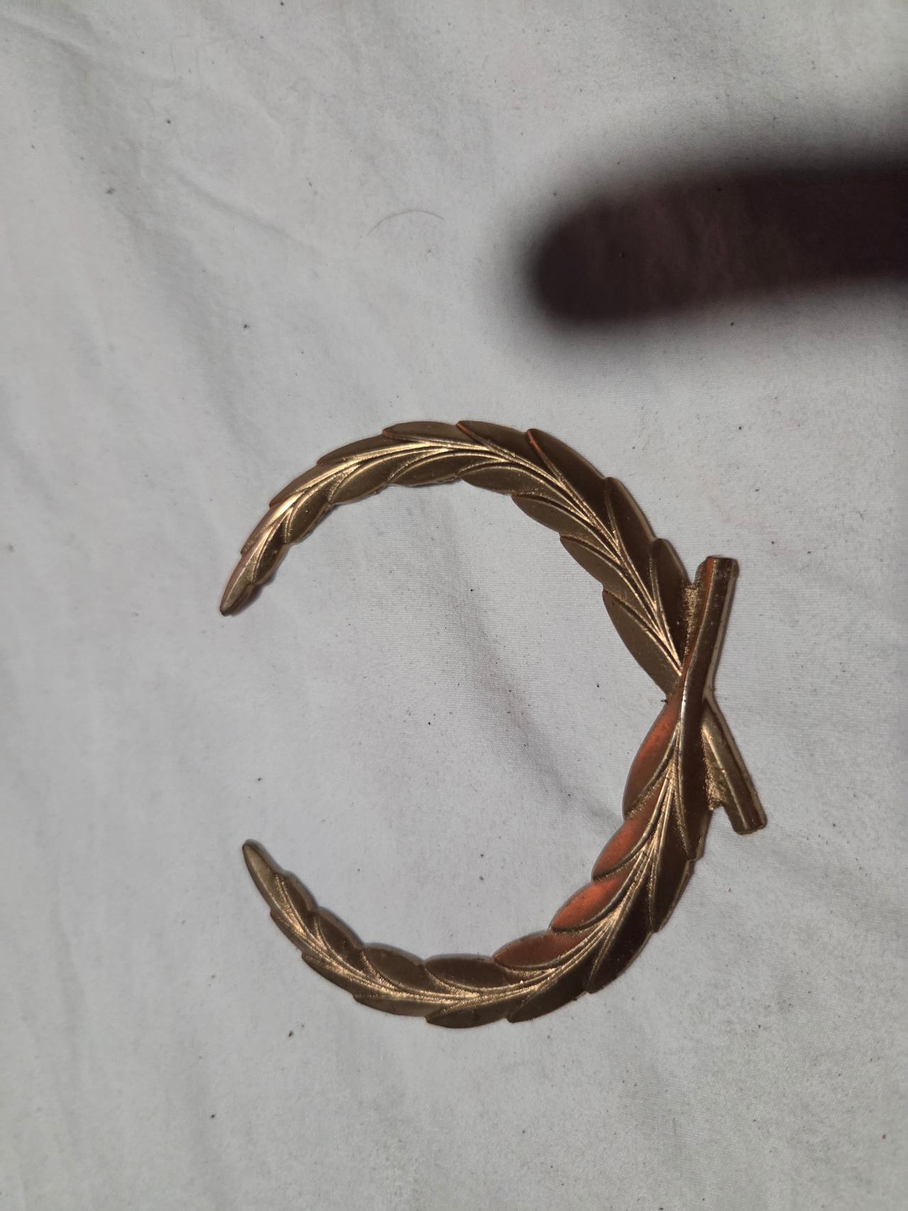 Vintage Gold Tone Laurel Wreath Pin Insignia