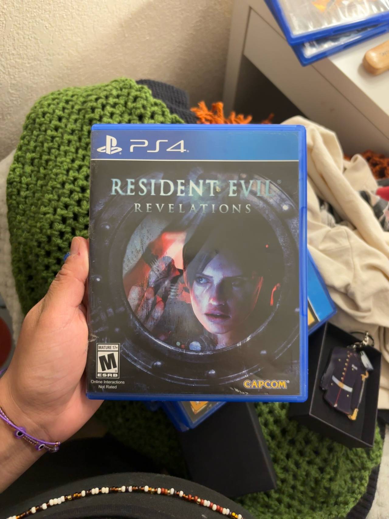 Resident Evil Revelations (PlayStation 4) Standard Edition