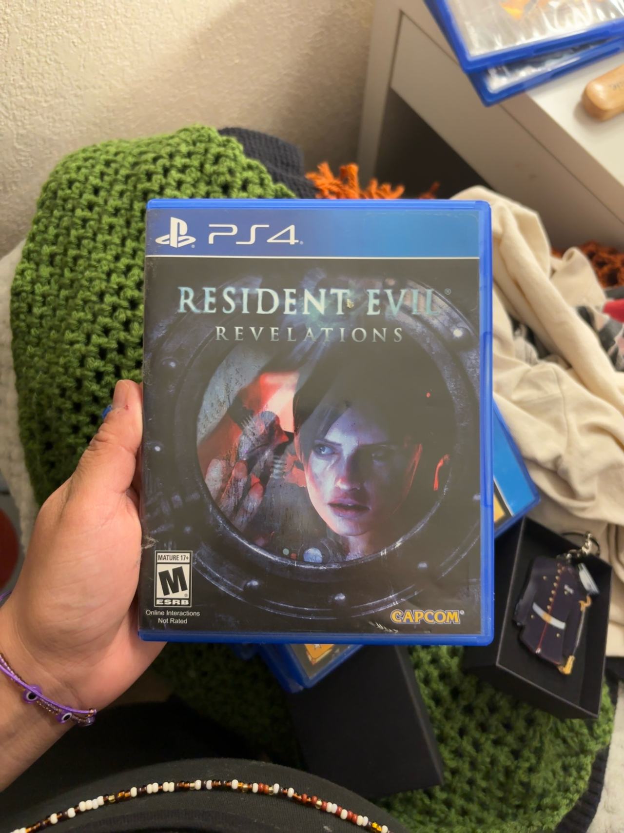 Resident Evil Revelations (PlayStation 4) Standard Edition