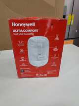 Honeywell Ultra Comfort Cool Mist Humidifier - Image 1