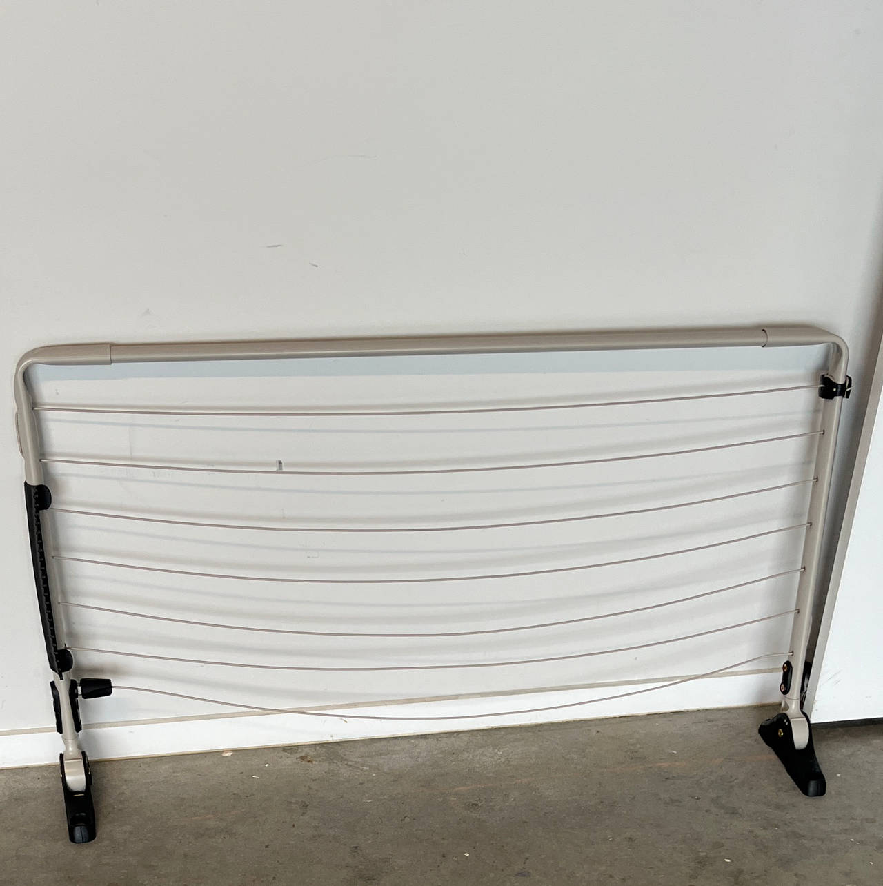Hills Folding Frame Clothesline