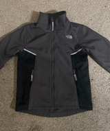 The North Face Boys 10 Softshell Jacket Size: Medium - Image 1