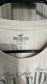 Hollister Soul Rider Graphic Crop Tee size Medium - Image 2