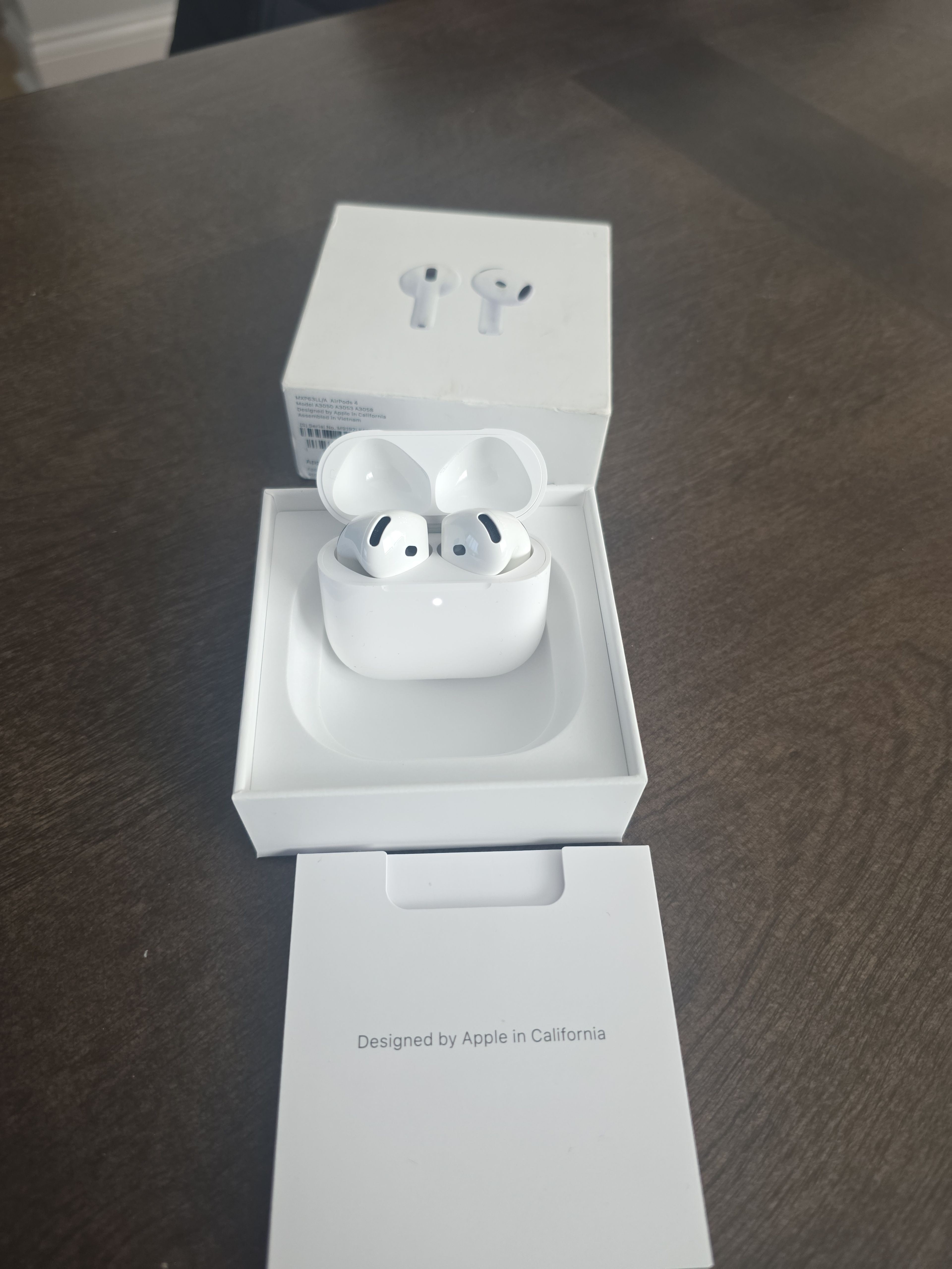 Apple AirPods 4