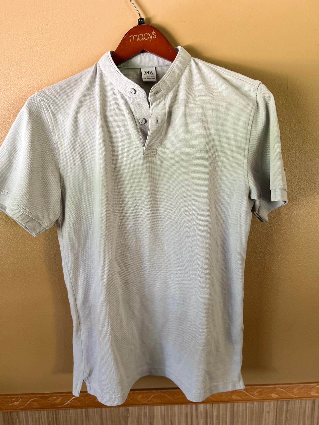 Zara Men's Short Sleeve Henley Shirt size small