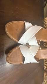 Donald J Pliner White Leather Crisscross Wedge Sandals 8.5 - Image 4