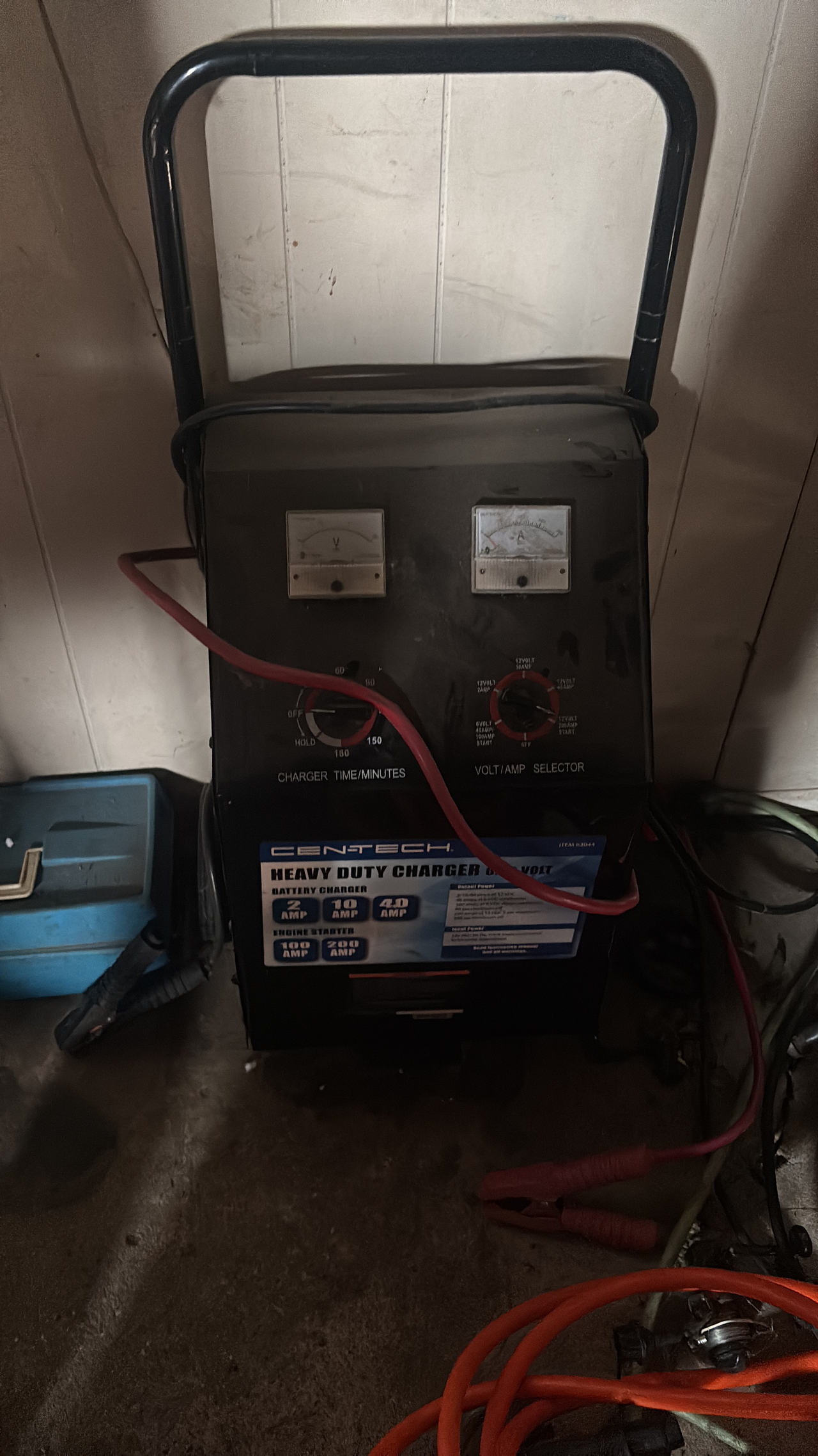 Cen-Tech Heavy Duty Battery Charger/Engine Starter