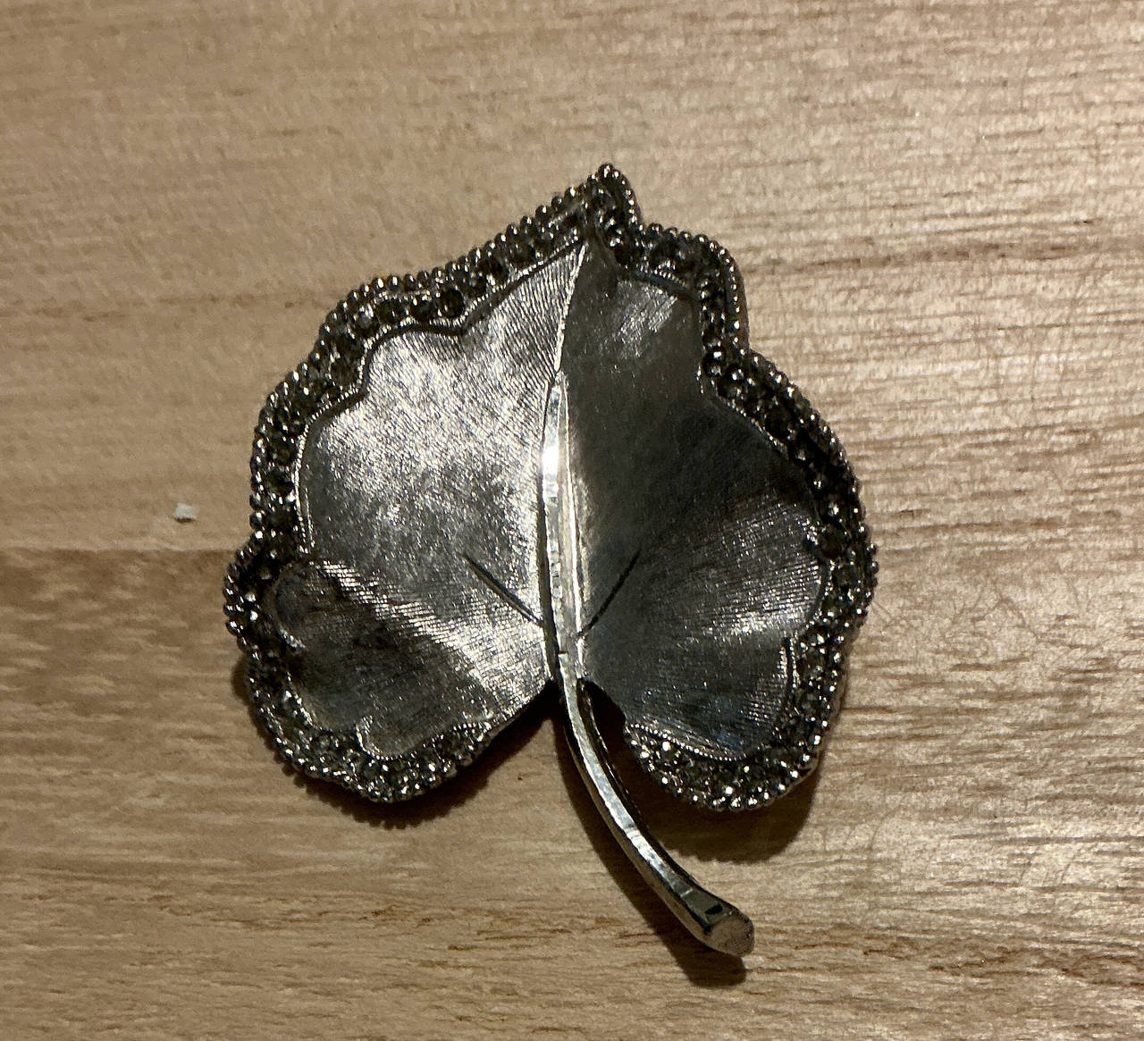Vintage Silver Tone Leaf Brooch Pin