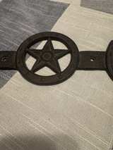 **MUST GO**
Rustic Cast Iron Star Horseshoe Wall Hook - Image 3