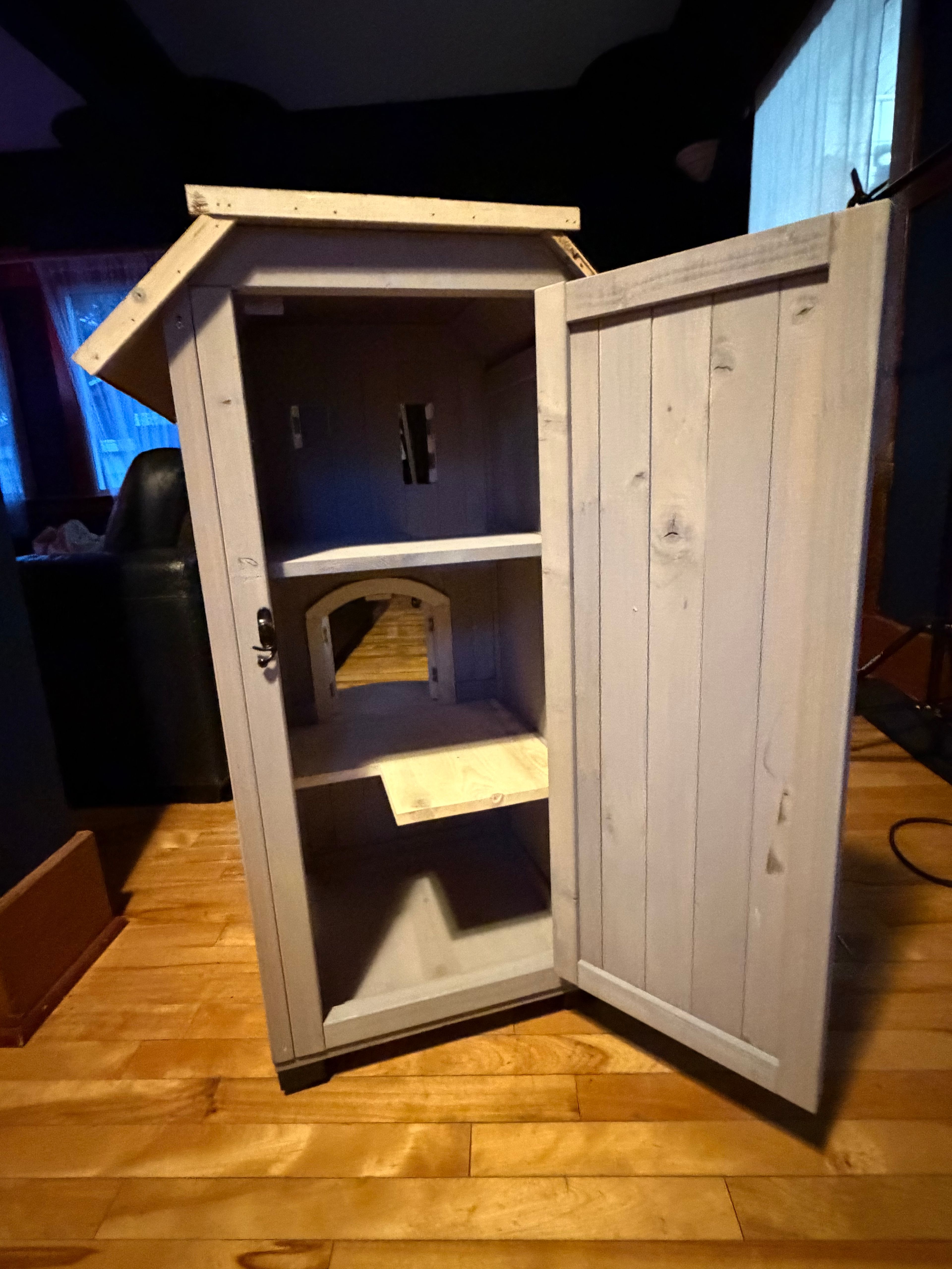 TRIXIE Cat's Home 3-Story Outdoor Cat House - Image 2