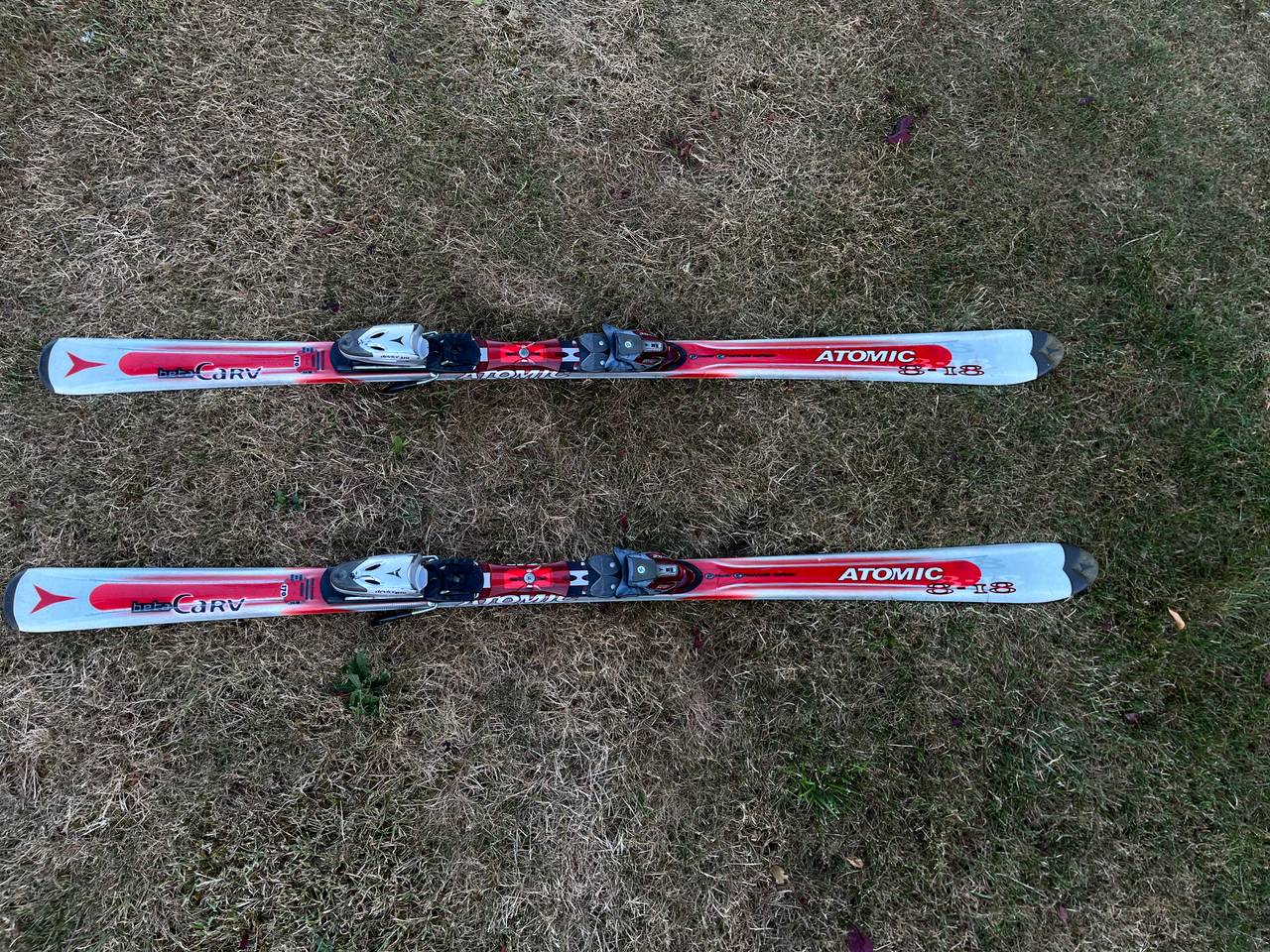 Atomic 8-18 Beta Carv skis