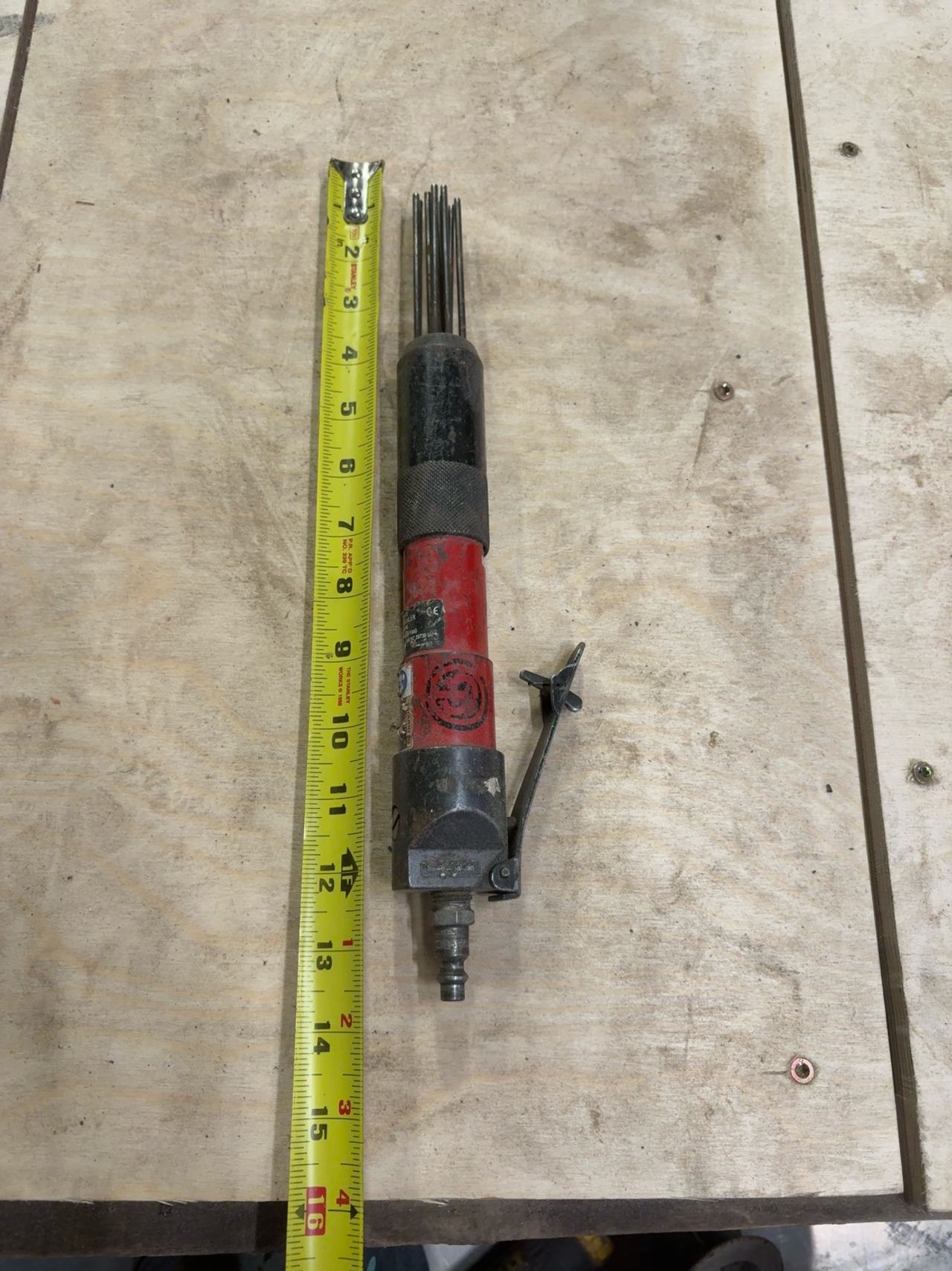 Chicago Pneumatic CP7115 Compact Needle Scaler
