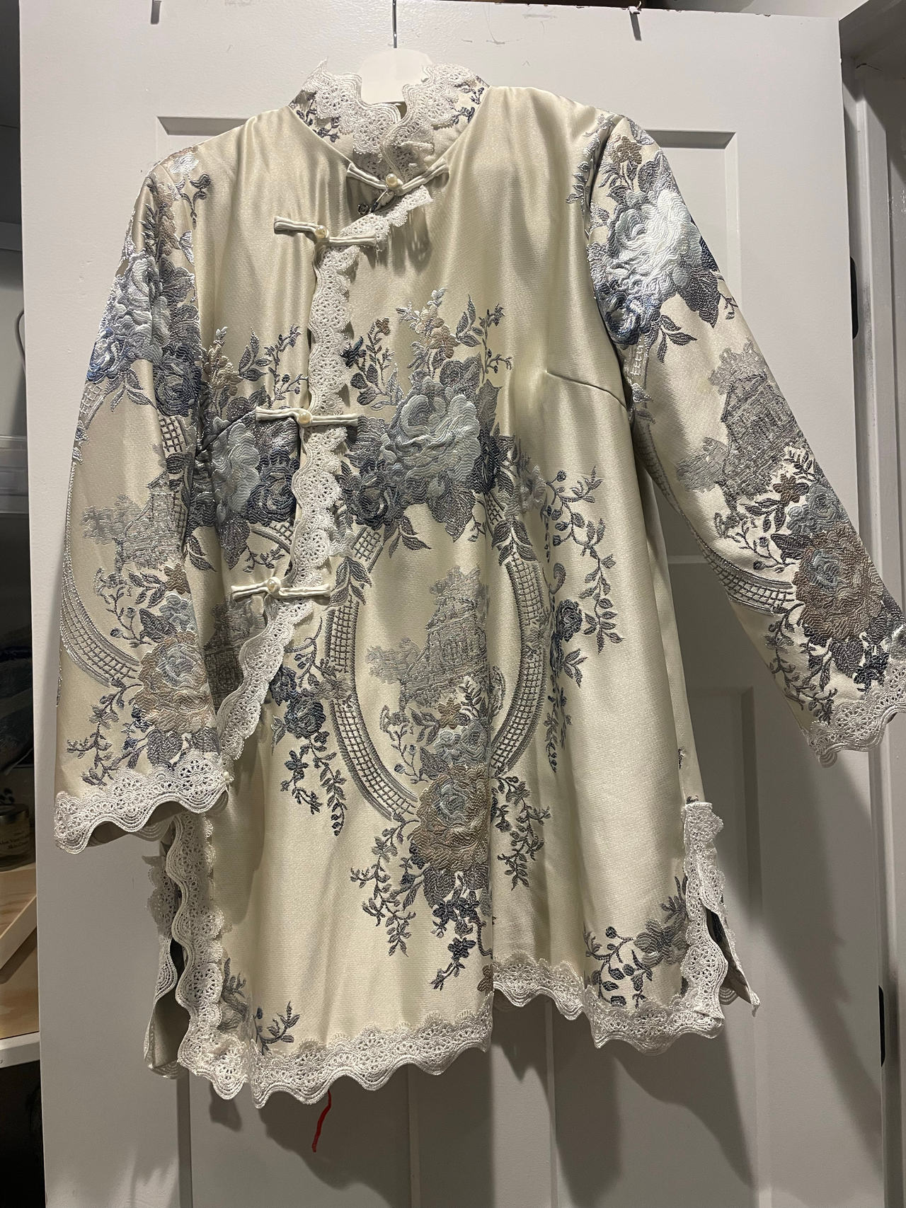 Floral Jacquard Qipao Tunic Top with Lace Trim