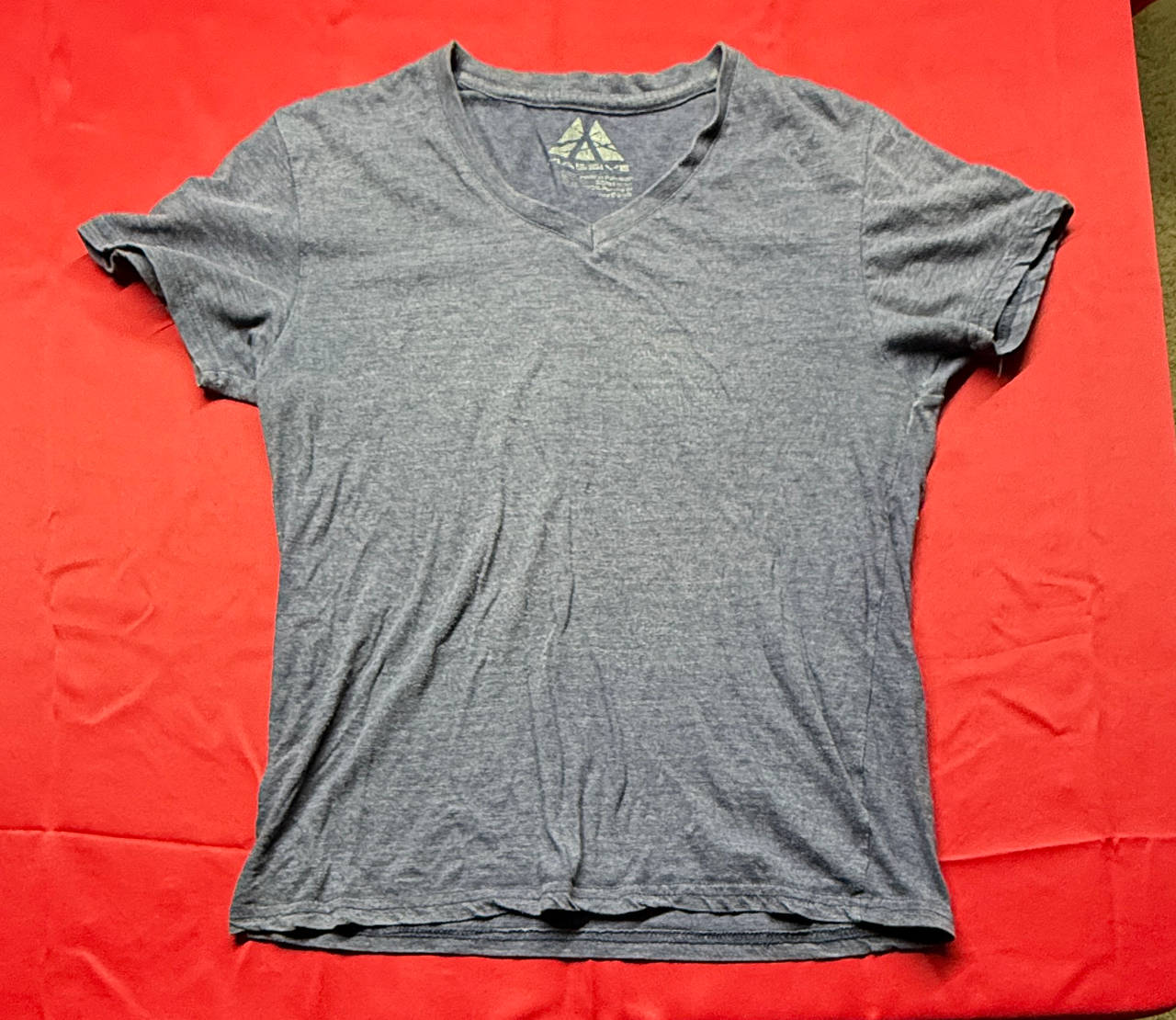 Massive Blue V-Neck T-Shirt 40% Polyester SMALL