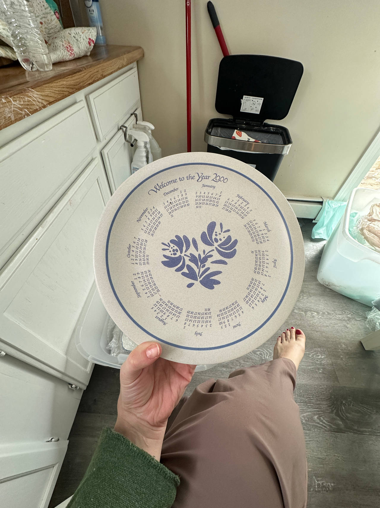 Pfaltzgraff Yorktown 2000 Calendar Plate