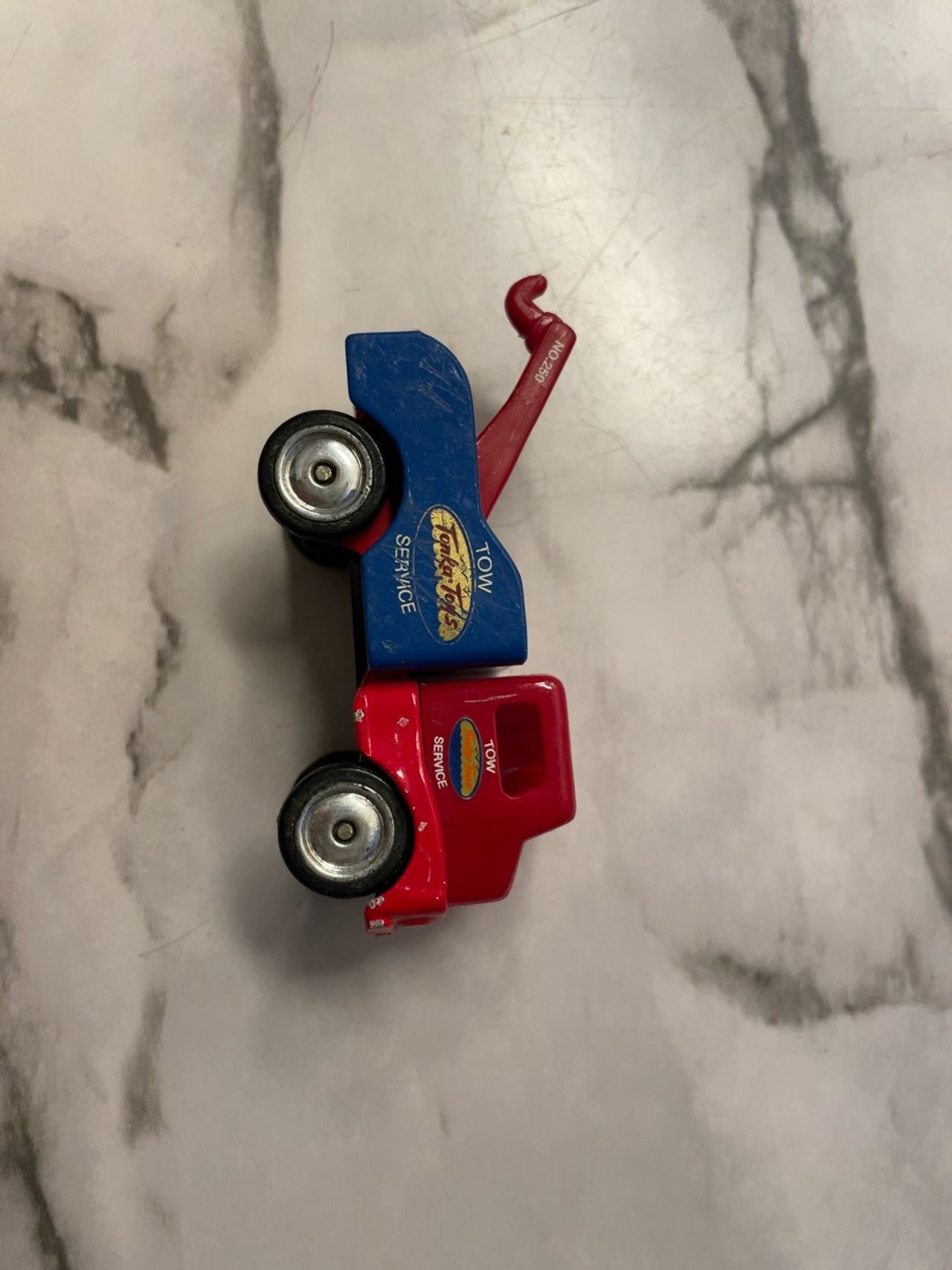 Tonka Maisto Red Blue Tow Truck