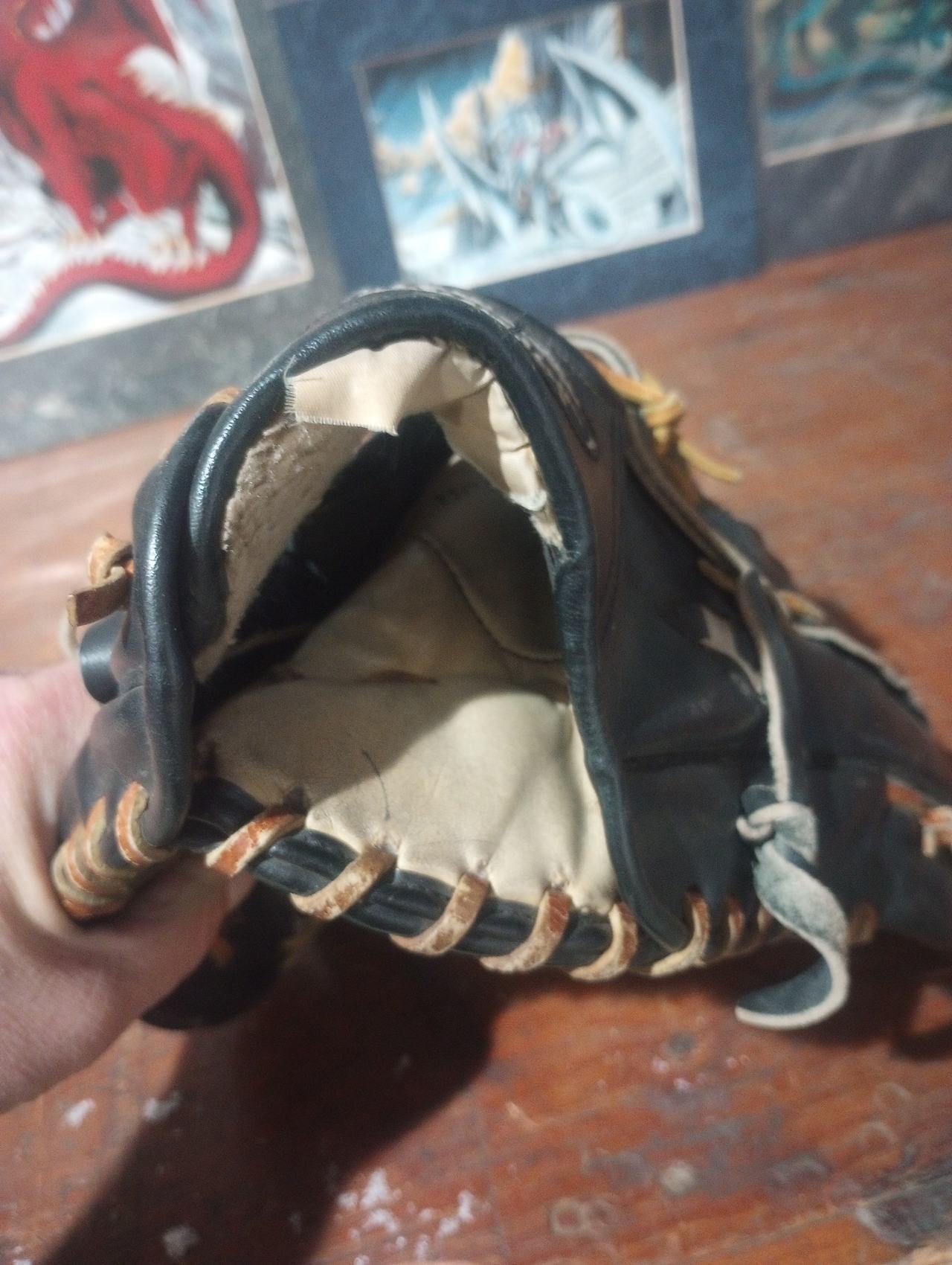 Louisville Slugger Bruise-Gard Baseball Glove